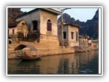 Viet_KenhGa_Bldgs_L